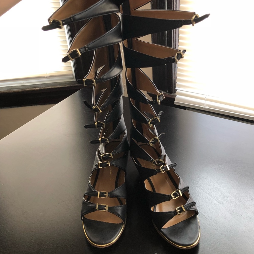 Report Signature Gladiator Sandal